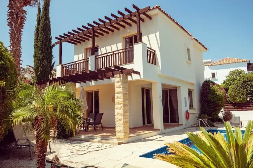 Private Villa with own pool 5 minutes drive to Coral Bay with 2 Sandy beaches - Image 1