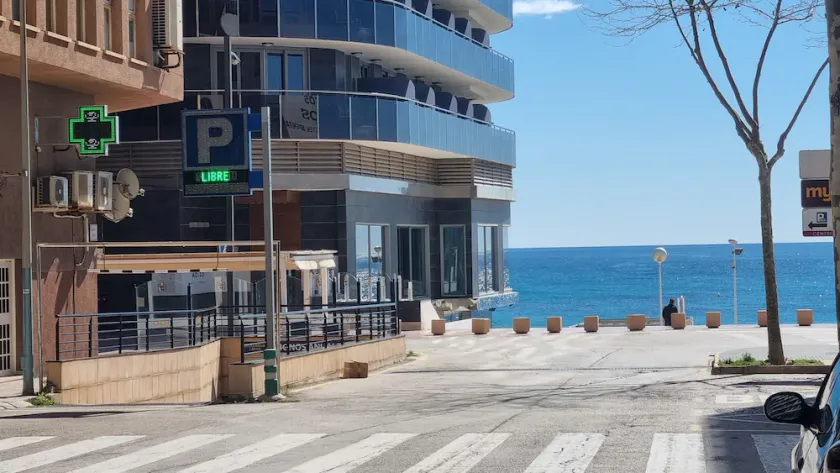 Appartement moderne d'une chambre à seulement 50m de la mer - Image 1