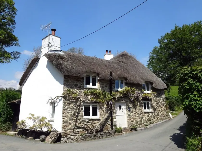 CULLAFORD COTTAGE, pet friendly, luxury holiday cottage in Scorriton - Image 1