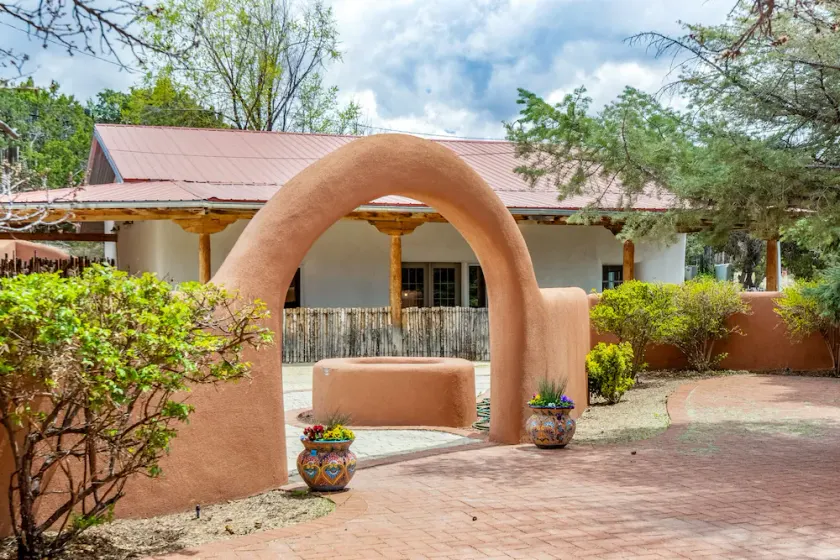 Charming 2 bed/1 bath Tesuque Village Guesthouse - Image 1