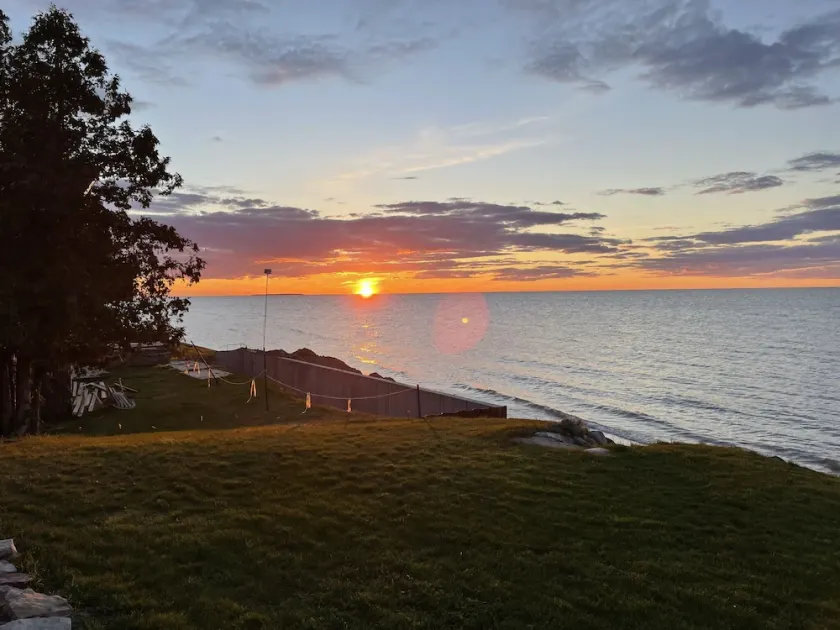 Lakefront Cottage on Lake Huron w/ 100ft Sandy Beach - Image 1