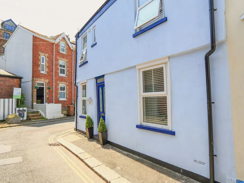LAKE VICTORIA COTTAGE, pet friendly in Dartmouth - Image 1