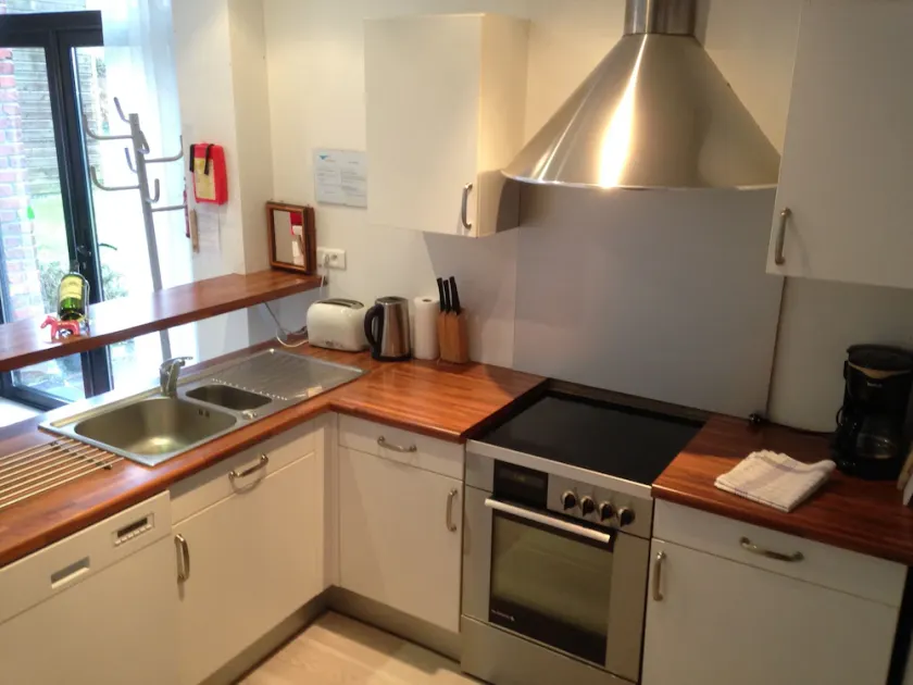 Gîte Les Palmiers – Sleeps 6 – 2 Bathrooms – Heated Indoor Pool - Image 1