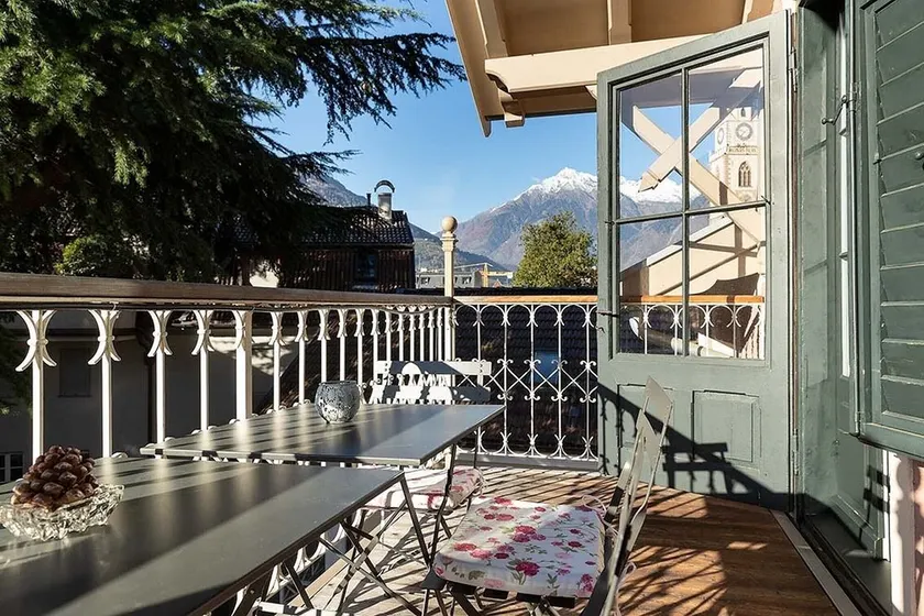 Apartamento 'Villa Bergmann Turm Suite' con vistas a la montaña, terraza compartida y Wi-Fi - Image 1