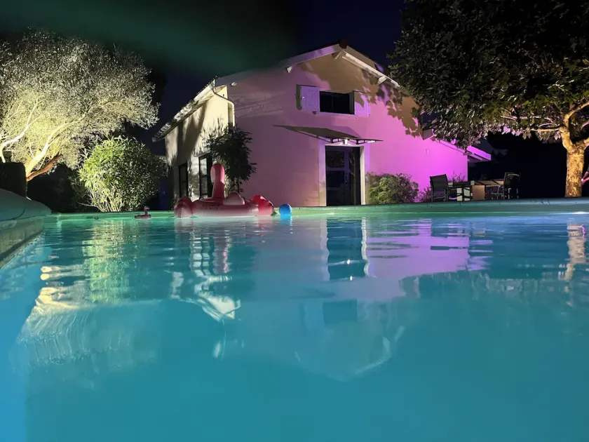 Sommerhus med swimmingpool i hjertet af vinruten - Image 1