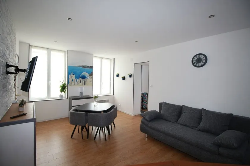 Santorini - Design Apartment in the Heart of Fere - Image 1
