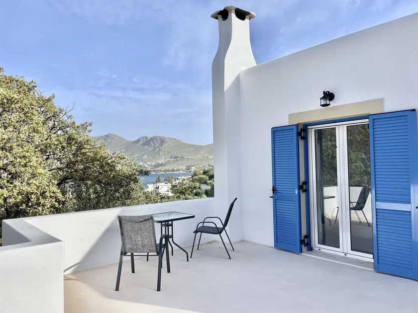 Large Greek Villa in Krithoni 5 minutes from beach and Agia Marina - Image 1