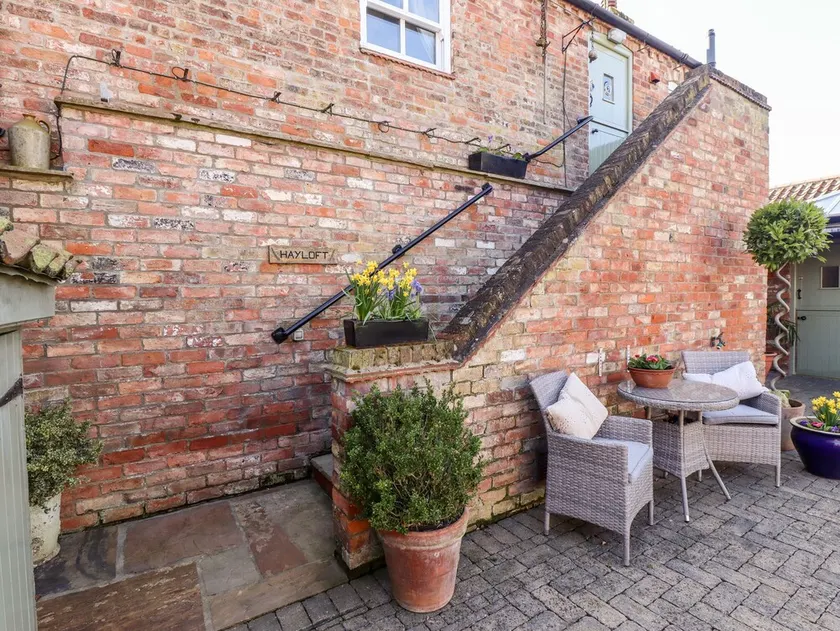 THE HAYLOFT, with a garden in Burgh Le Marsh - Image 1