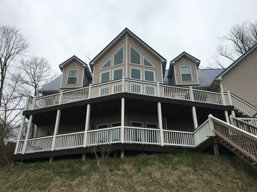 Das Rough River Lake House befindet sich in günstiger Lage am Yachthafen von Axtel und am Nicks Boat Dock - Image 1