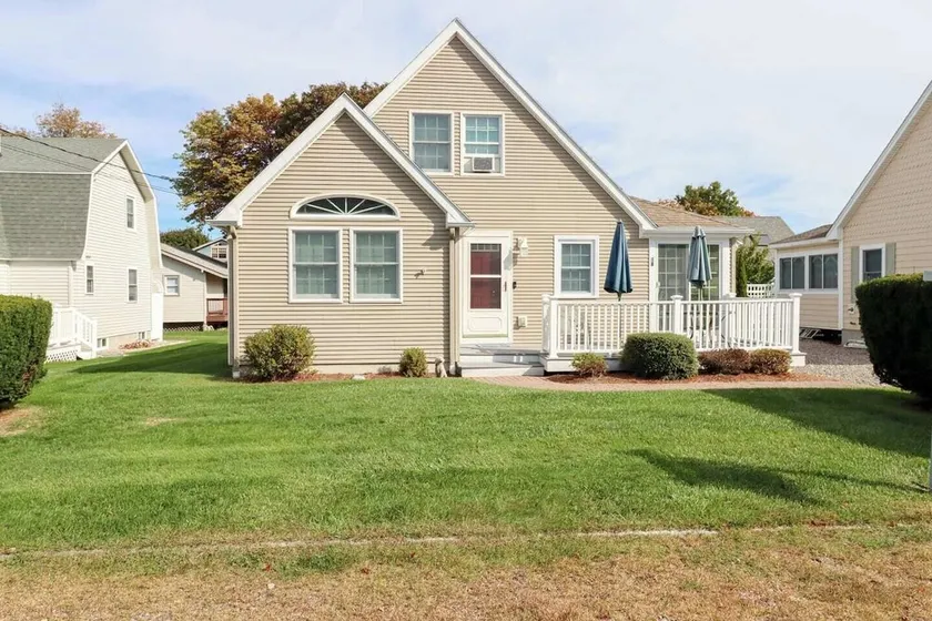 4 Bedroom Cozy Cottage - Image 1