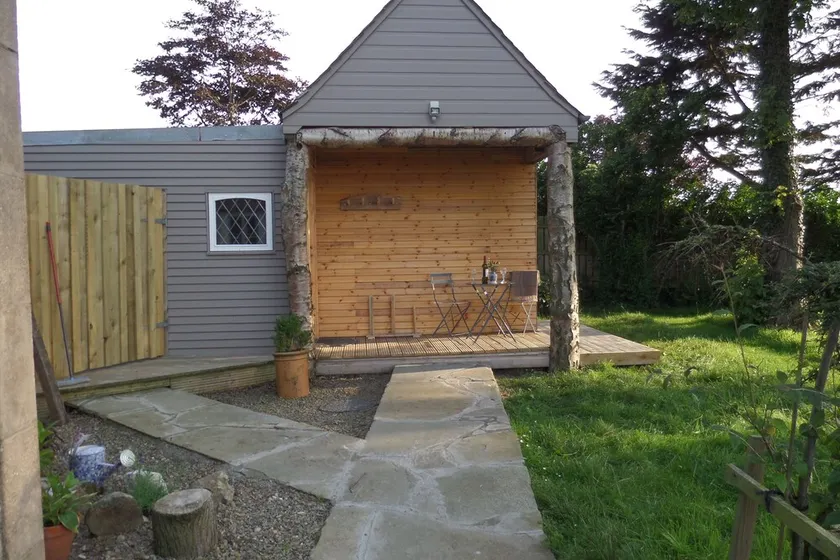 Charming 1-Bed Garden Lodge in Boyndie, Banff - Image 1