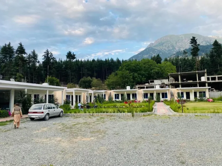 Ramada Inn Hotel & Resorts Kalam - Image 1