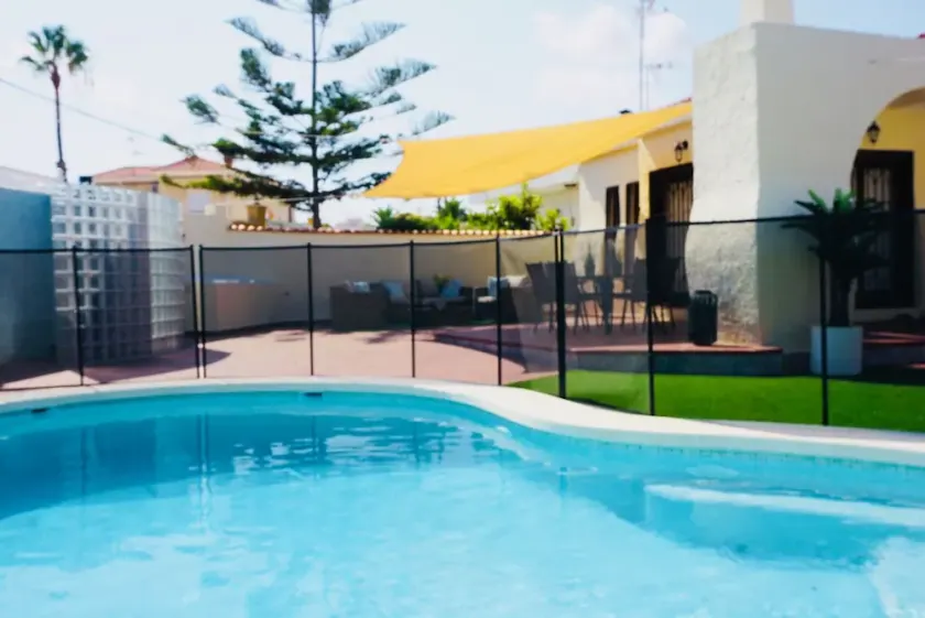 Beautiful private pool villa near the beach and city - Image 1