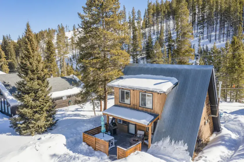 Chalet de montagne s'éloigner!  Vue sur la montagne, ruisseau, poêle à bois - Image 1