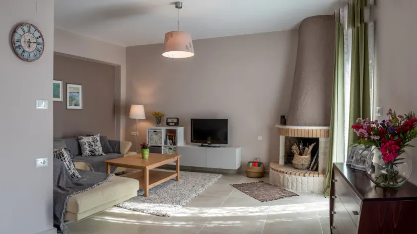 Cozy 1st floor apartment with balconies - Image 1