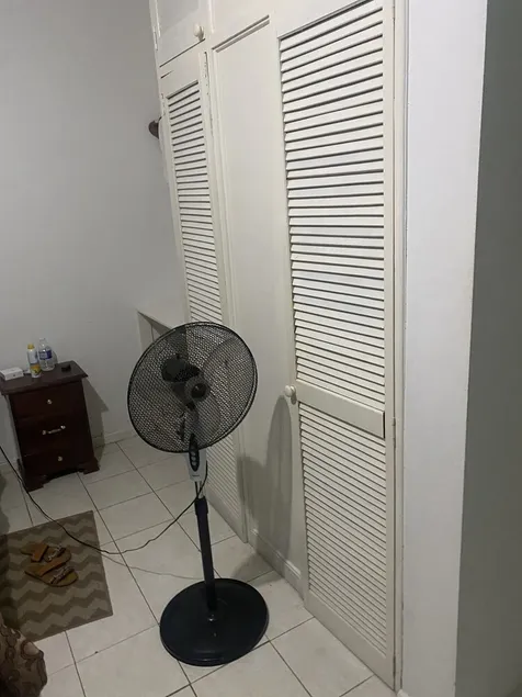 Cozy get away spot which is 3 minutes away from the beach. - Image 1