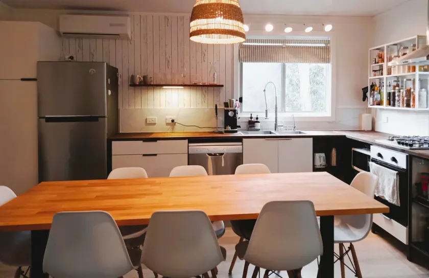 Family friendly holiday home -- 3 mins to the beach! - Image 1