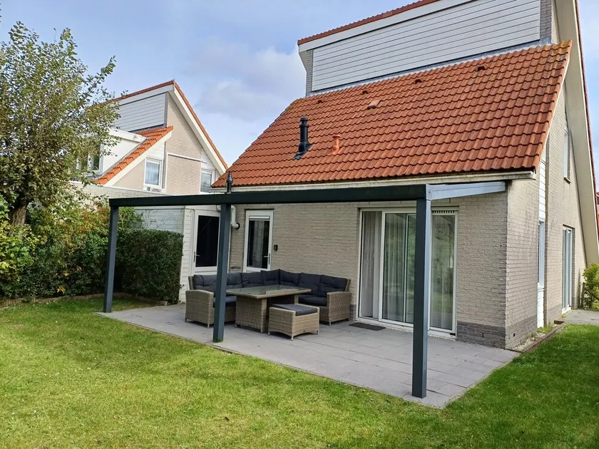 Vacation home Strand4you in vacation home park Zeeland Village, 1.5km to the North Sea beach - Image 1