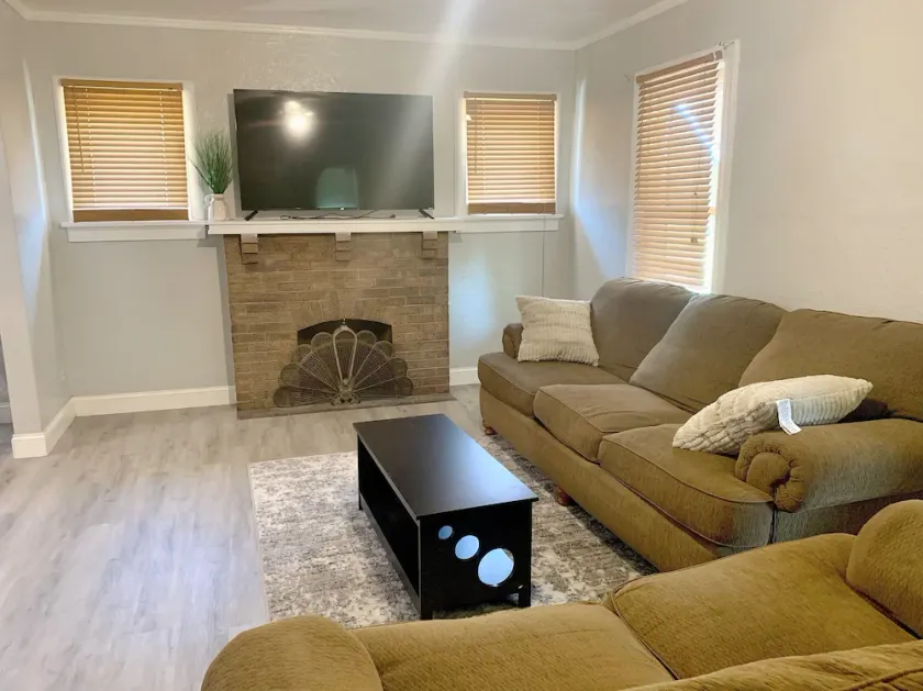 Entire house for your trip - Image 1