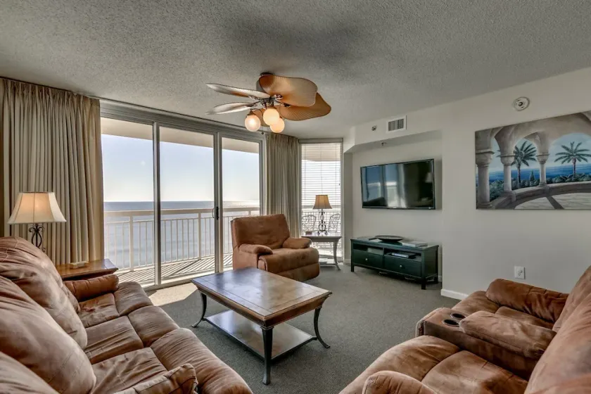 Crescent Shores, 4 sovrum Beachfront Condo, Hot Tub och gratis Wi-Fi! - Image 1