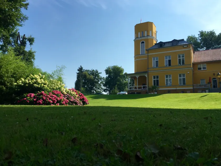 Glowe Castle/Old Kurhaus Lückendorf Weddings/Girls Wg/Krass Class Trip - Image 1