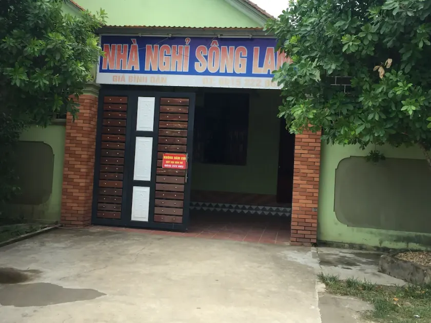 Nha Nghi Song Lam - Image 1