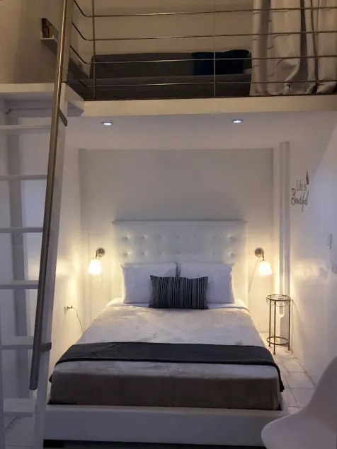 Ground Penthouse, Gladiolas II / Loft + Room / Queen Bed / Free WIFI / AC - 2104 - Image 1