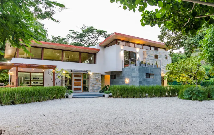 Villa moderne sur la plage - La propriété peut accueillir jusqu'à 16 pp - près de la plage - Image 1