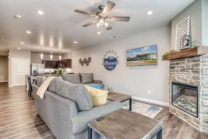 Walk In Unit! Access to Indoor Pool! - Image 1
