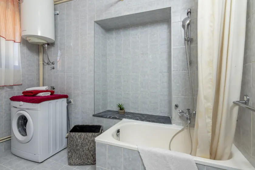 Apartamento em Čepić (Središnja Istra), capacidade de 5 + 1 - Image 1