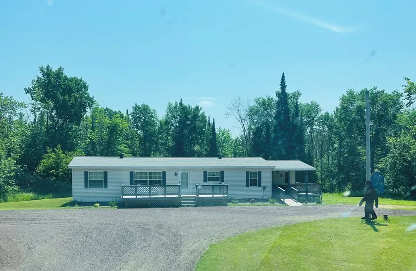 Welcome to your Home away from Home. Trail 12 just 200 feet from the front door. - Image 1