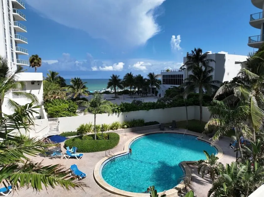 Unbeatable Ocean & Canal Views from Your Comfortable Beach Retreat - Image 1