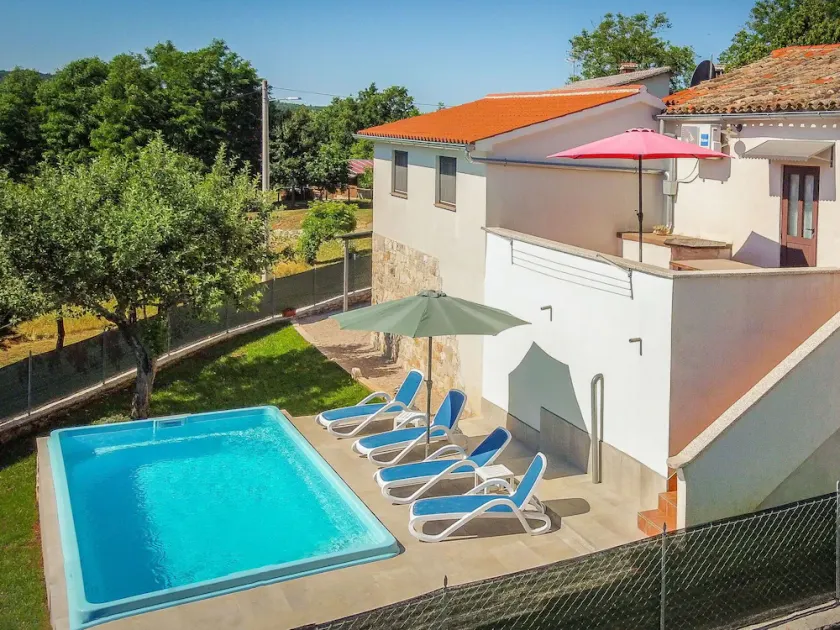 Stunning private villa for 6 people with private pool, A/C, WIFI, TV and terrace - Image 1