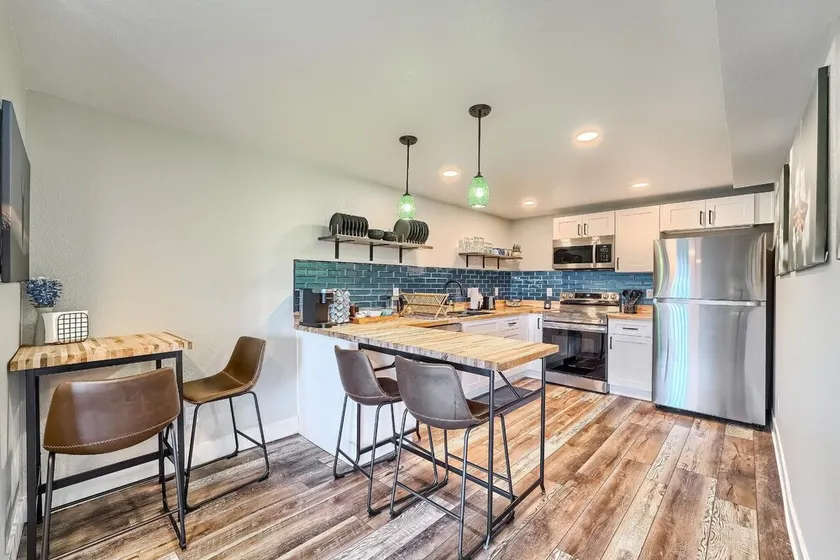 Grandview Hideaway - Vast views, walk to restaurants, disk golf, lots of privacy - Image 1