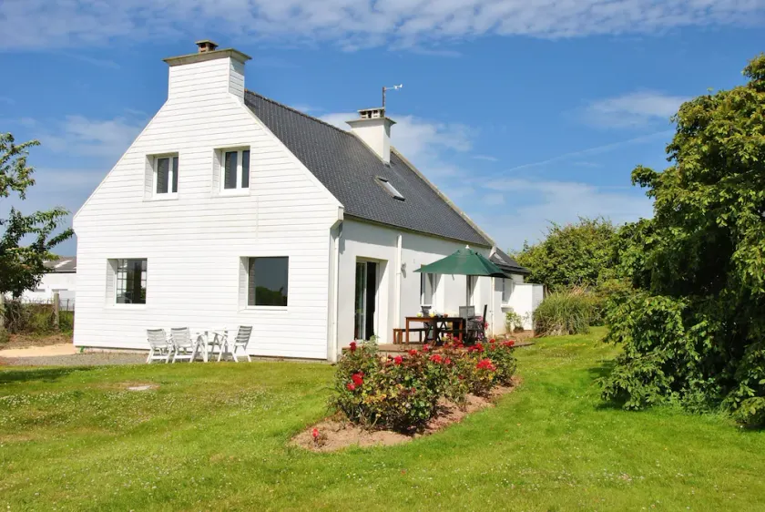 Quiet and spacious house with a very great garden in a rural environment - Image 1