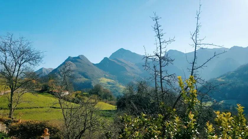 Montanha com vista para o Picos de Europa. Segredo. - Image 1