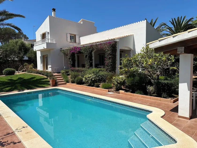 Private Villa mit Pool, WiFi, 3 Schlafzimmer, 3 Bäder, ruhige Wohngegend - Image 1