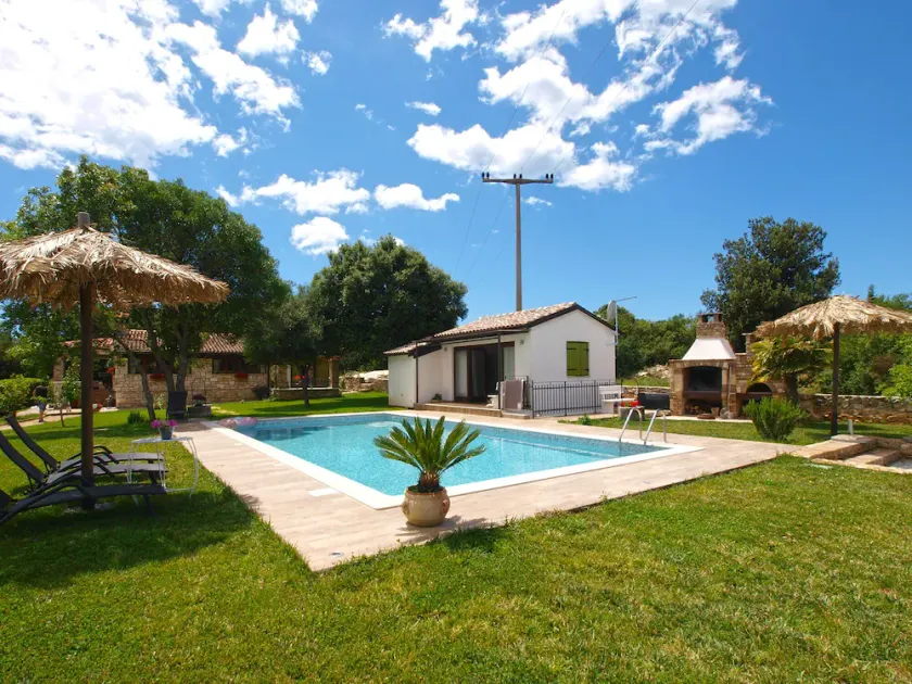 House 2041/31790 (Istria - Rovinj), 1000m from the beach - Image 1