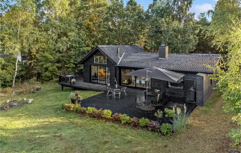 3 Bedroom Amazing Home In Knebel - Image 1