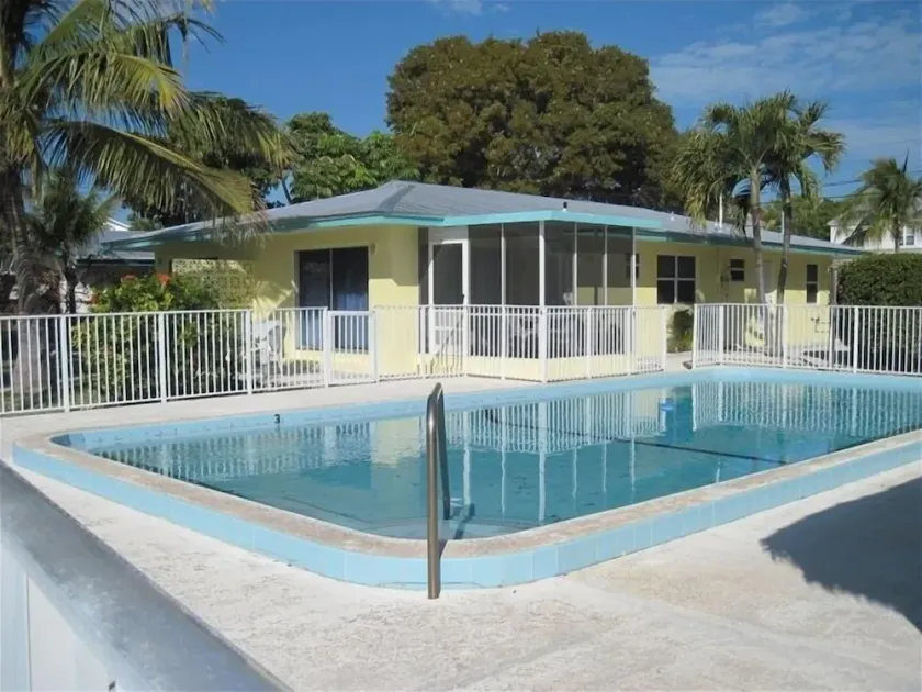 2/2 Duplex, Pool, Tiki Hut, Duck Key Clean bred kanal - Image 1