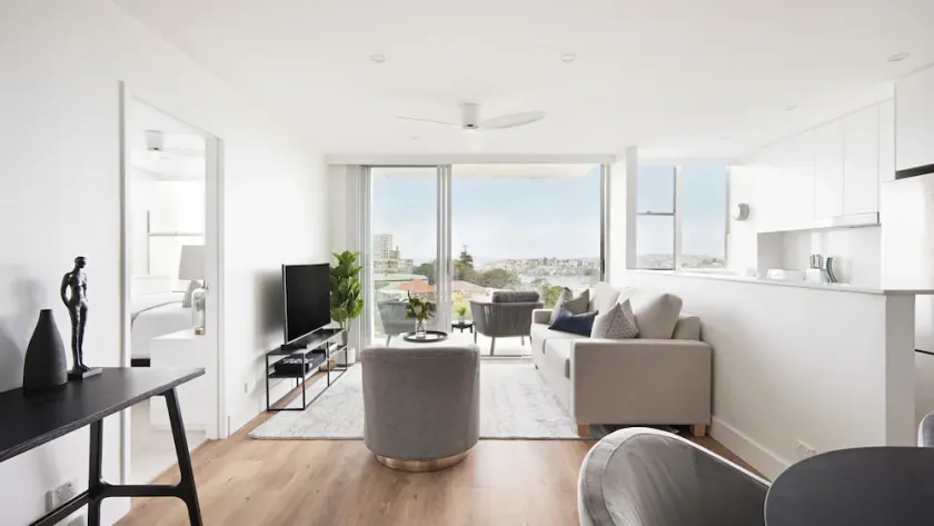 Modern Glamour is an apartment with breathtaking harbour bridge views - Image 1