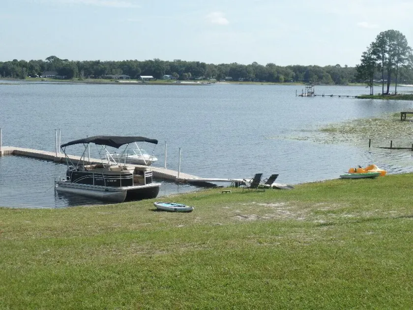 Beautiful Lake House on Cowpen Lake w/Private Fishing Pond Boat Rental Available - Image 1