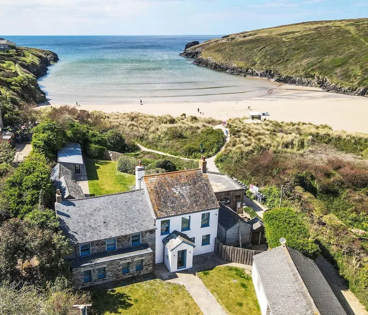 Beach Cottage - Porthcothan -  stunning cottage that sleeps  8-12 guests  in 6 bedrooms - Image 1