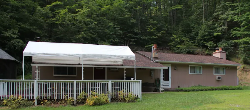 Andrus Cottage located 3/10s of a mile from a beautiful cove on Raystown Lake. - Image 1