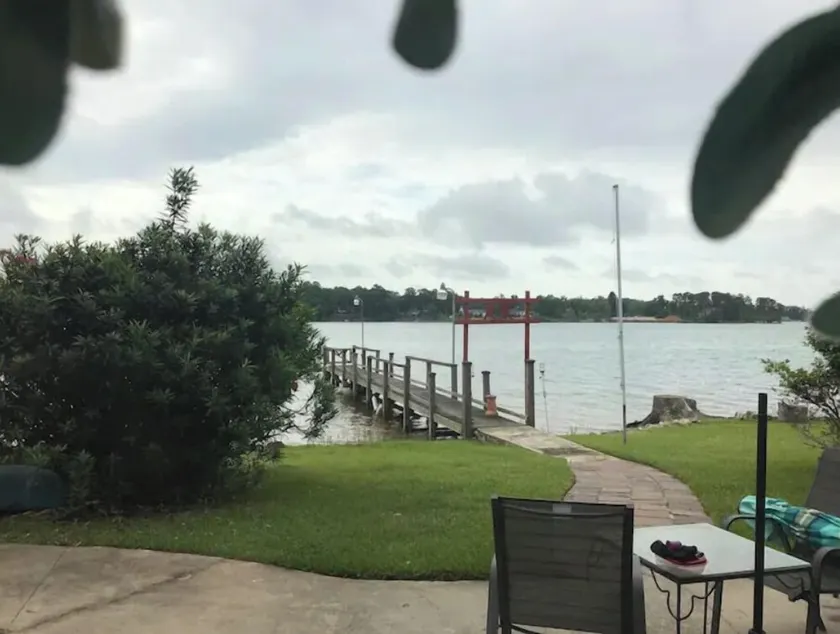 Lakeside Tranquility/Private Suite with free parking on Lake Murray - Image 1
