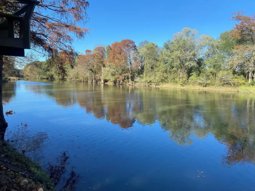 River Otter Grande on the Lower Mountain Fork River ~ Includes Kayaks! - Image 1