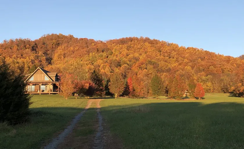 Hand hewn log cabin with beautiful views of the Blue Ridge Mountains - Image 1
