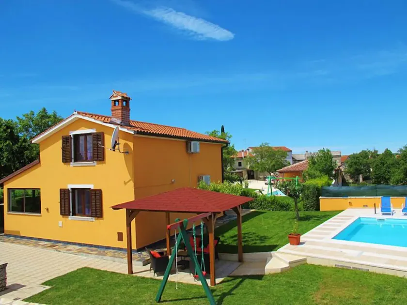 House 526/1262 (Istria - Sv.Petar u Šumi), 20000m from the beach - Image 1