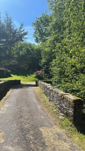 Grand MOULIN Gendannet i smukt grønt rum, nær Uzerche - Image 1