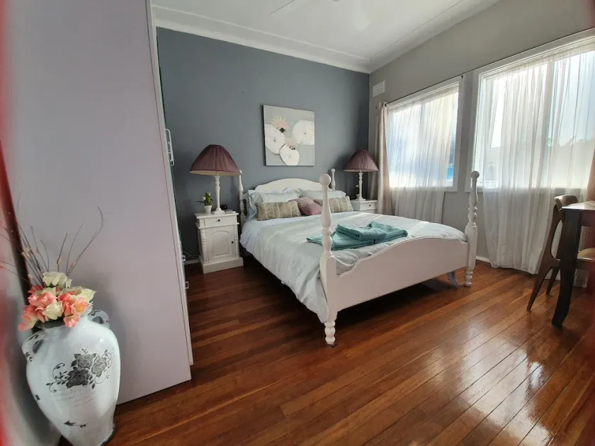 Unit 4 - Wanda Beach and Cronulla Golf Course - 5 min walk - Quiet street - Image 1